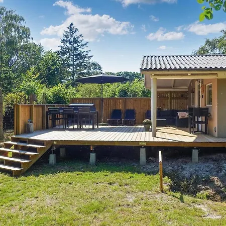 Gorgeous In Aakirkeby With Wifi *