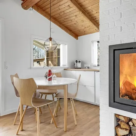 Gorgeous In Aakirkeby With Wifi *