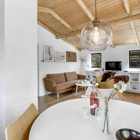 Vakantiehuis Gorgeous In Aakirkeby With Wifi *