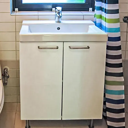 Gorgeous In Aakirkeby With Wifi Vakantiehuis Åkirkeby